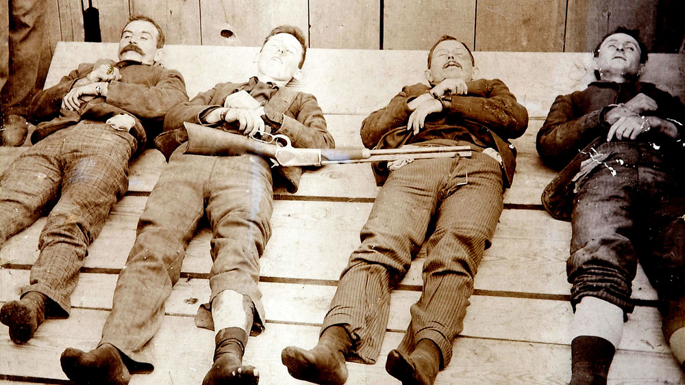 dalton gang laying dead