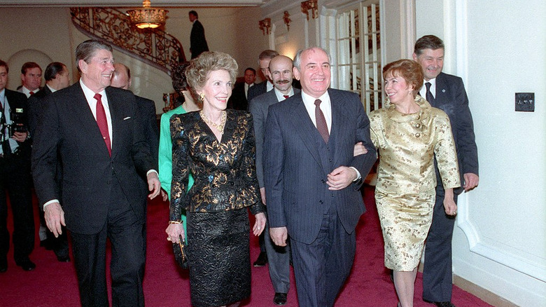 Gorbachev + Reagan and wives