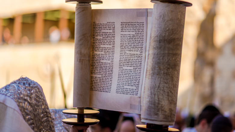 Torah western wall