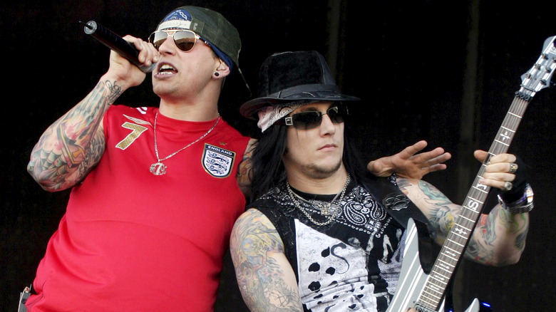 M. Shadows and Synyster Gates performing