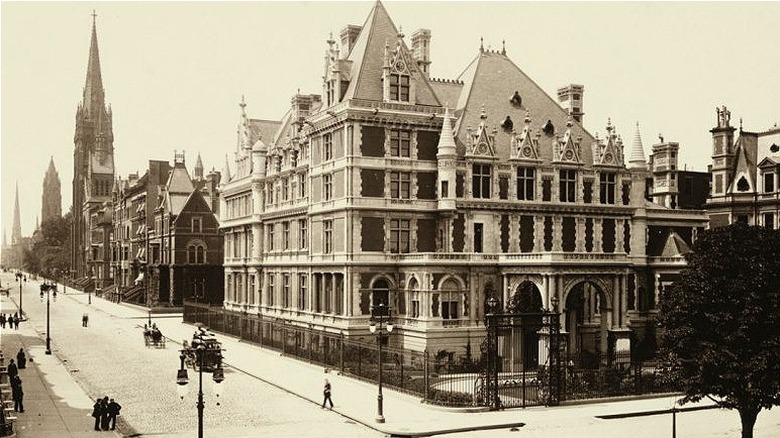 Vanderbilt mansion, Grand Army Plaza, Fifth Avenue, 1908