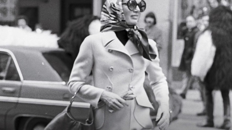 Jackie Kennedy O'Nassis with Gucci bag