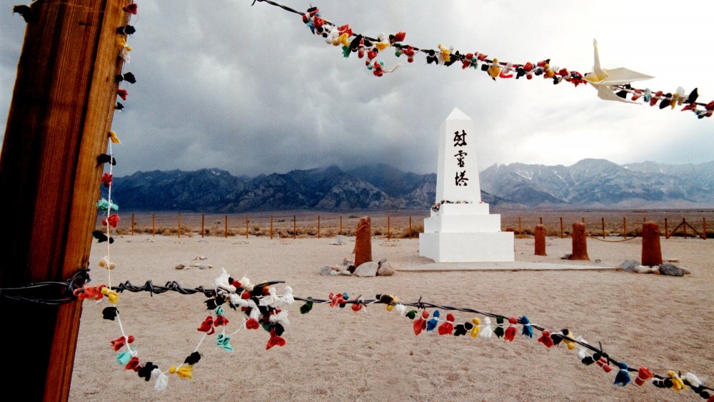 memorial to the dead