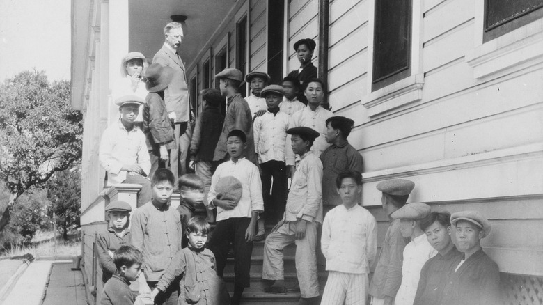 People standing in front of Angel Island Hospital, 1923