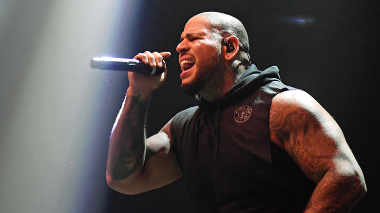 Tommy Vext singing