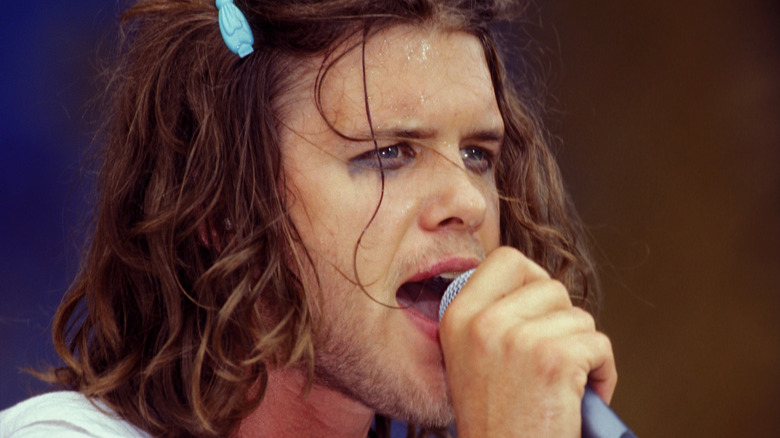 Shannon Hoon performing Woodstock '94