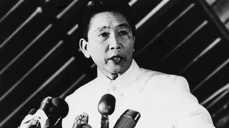 ferdinand marcos delivers a speech