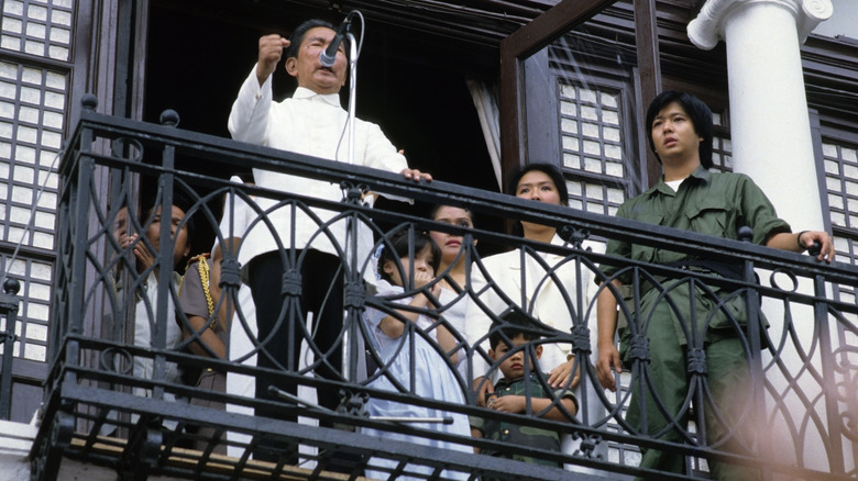 moments before the marcos family exile