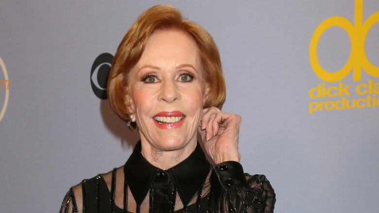  Carol Burnett tugging ear