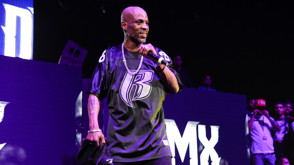 dmx performing on stage