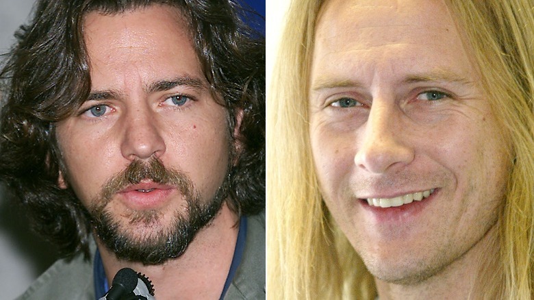 Eddie Vedder talking, Jerry Cantrell smiling