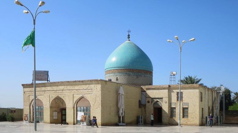 ezra's tomb mosque in iraq