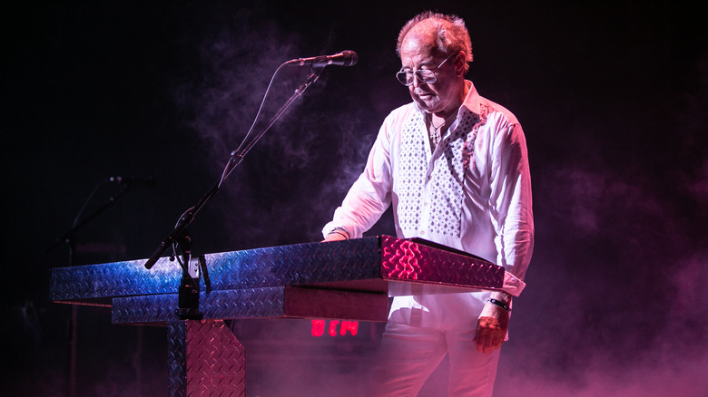 mick jones playing keyboard