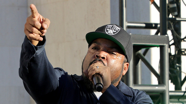 Ice Cube performing