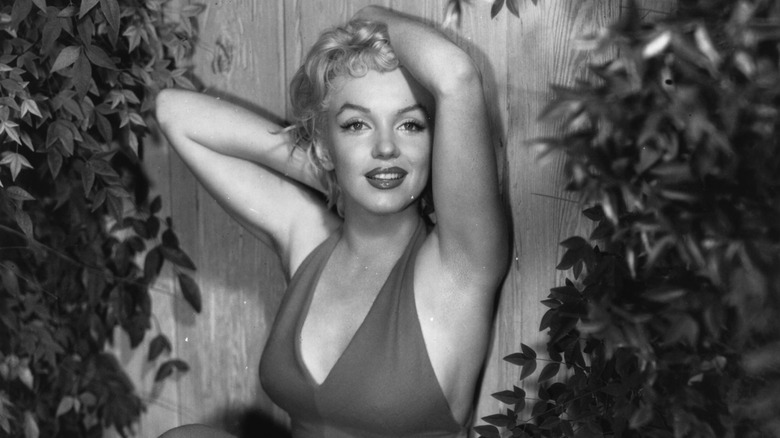 Marilyn Monroe posing