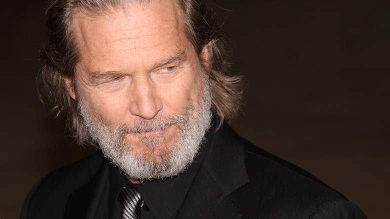 jeff bridges looking to the side