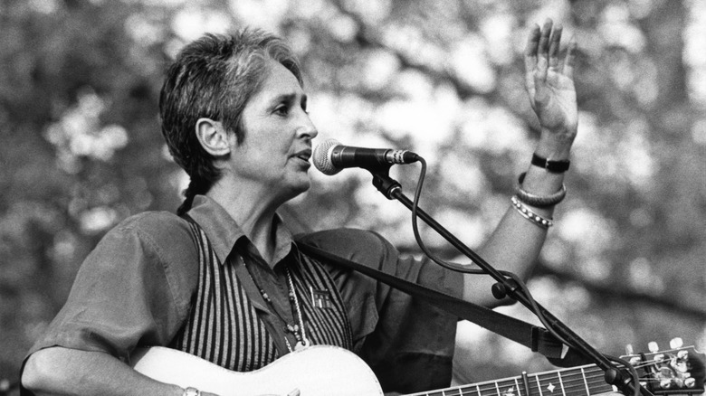 Joan Baez with a guitar