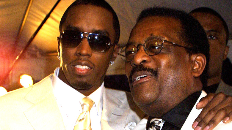 P. Diddy poses with Johnnie Cochran