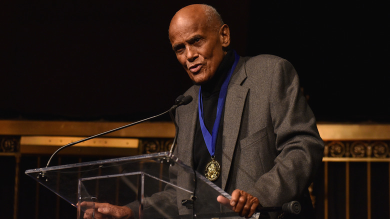 Harry Belafonte receives lifetime achievement award