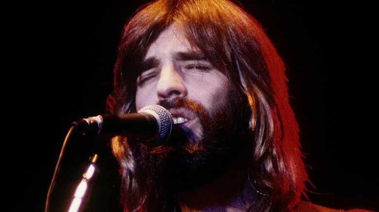 Kenny Loggins singing, early 1970s