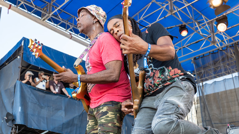 Vernon Reid and Doug Wimbish on stage