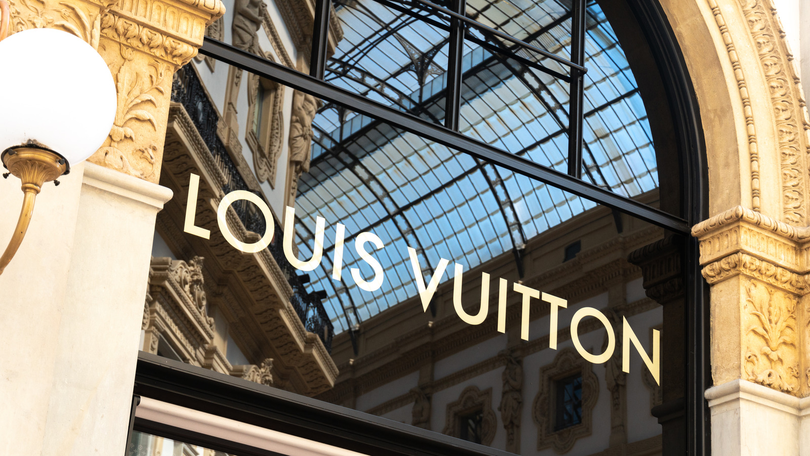 A Louis Vuitton store in China allegedly sold a fake handbag to a customer  - Luxurylaunches