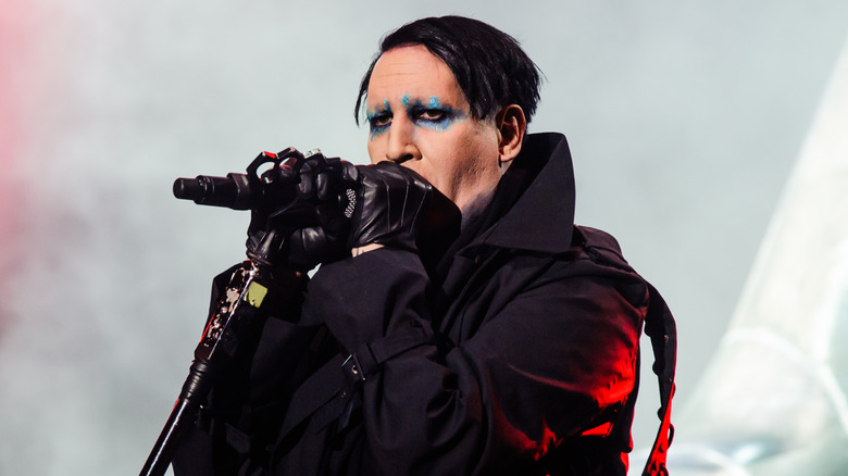 marilyn manson performing