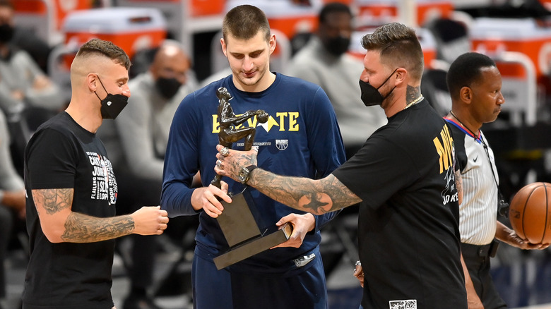 Nikola Jokić MVP award brothers