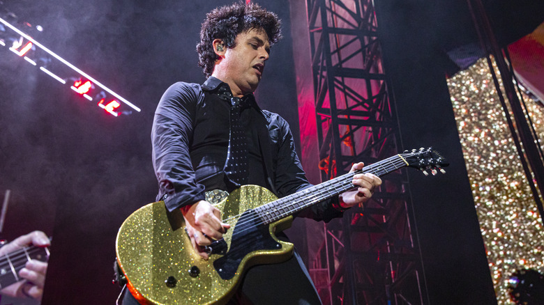 Billie Joe Armstrong playing guitar