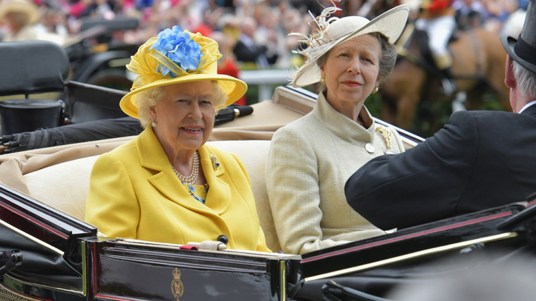Queen and princess: mother and daughter ride together