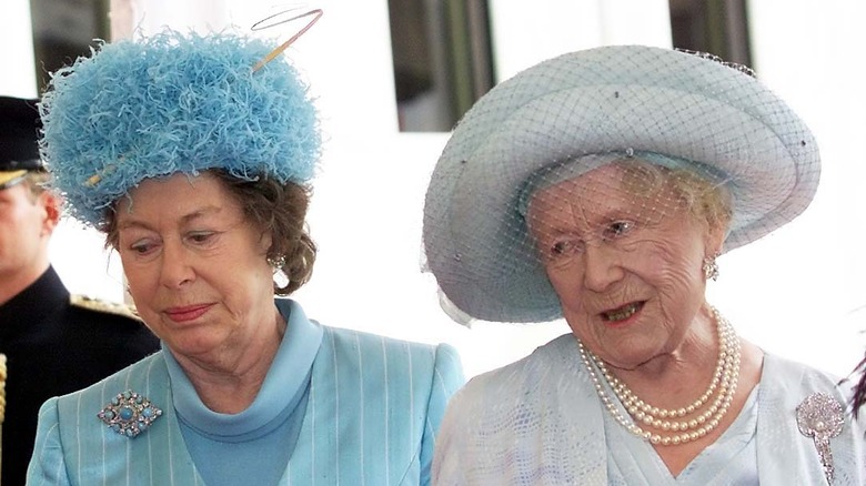 Margaret and the Queen Mother arrive at The Guildhall