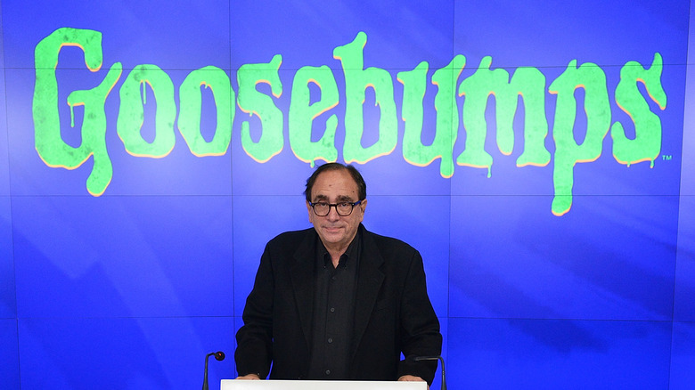 R.L. Stine podium, Goosebumps backdrop