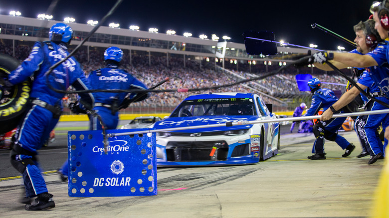 Kyle Larson pit stop