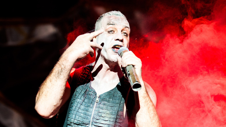 Till Lindemann pointing at his head