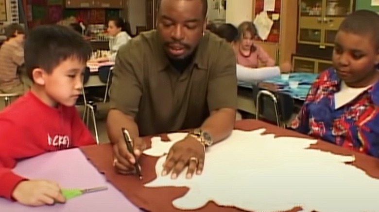 LeVar Burton helping elementary school students