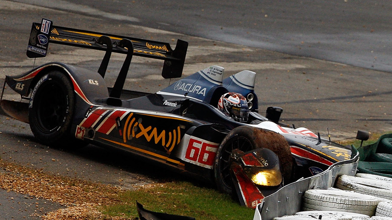 Scott Dixon trapped in an accident