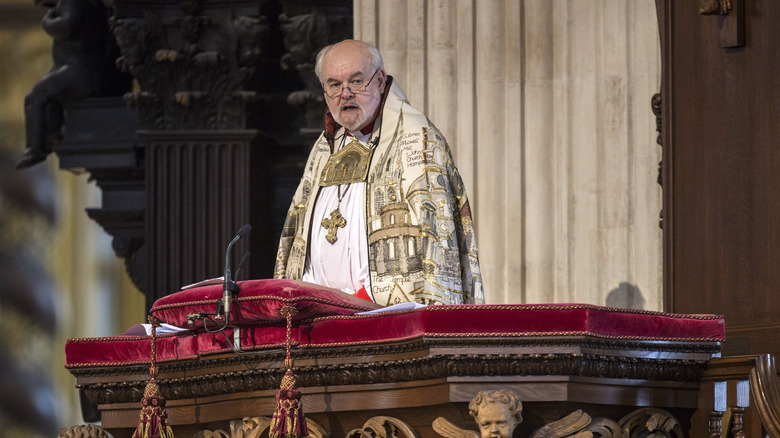 bishop at st paul's cathedral