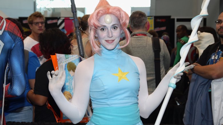 Pearl fan cosplay