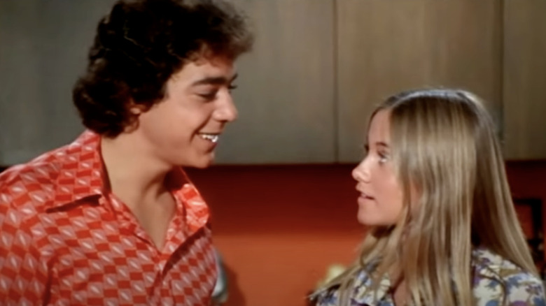 Barry Williams and Maureen McCormick in The Brady Bunch