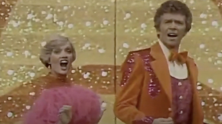 Florence Henderson and Robert Reed in The Brady Bunch Variety Hour