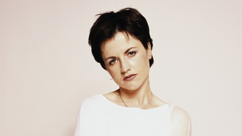 Dolores O'Riordan posing