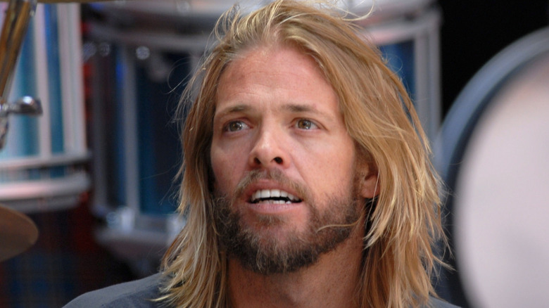 Taylor Hawkins looking up