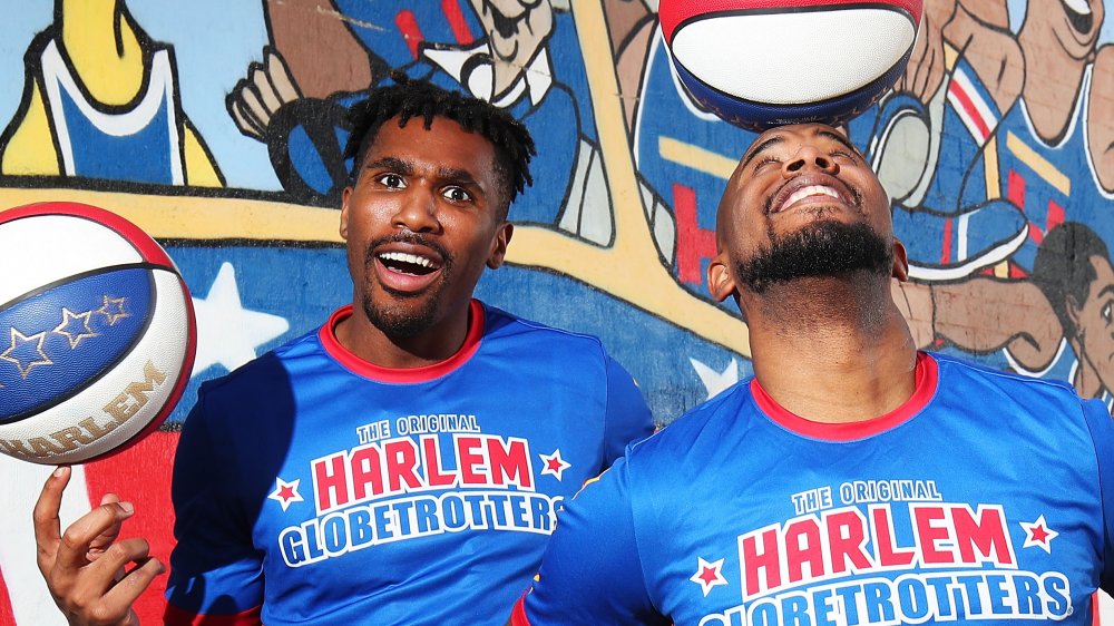 Biography - The Harlem Globetrotters: America's Court Jesters
