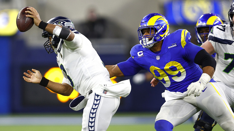 Aaron Donald tackling a Seahawk