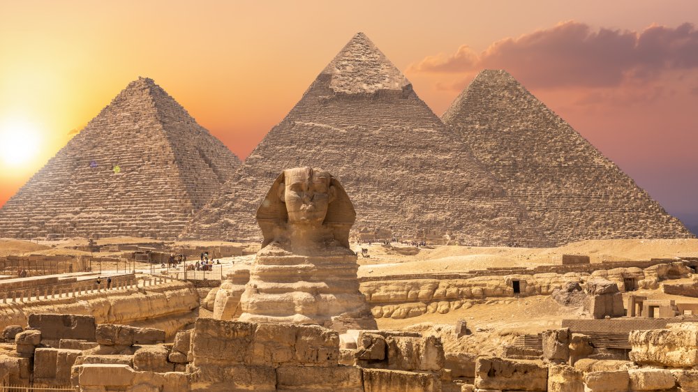 The Untold Truth Of The Pyramids Of Giza
