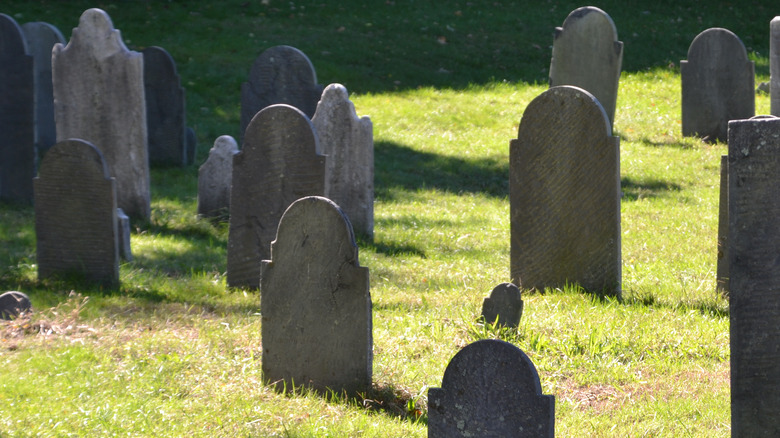 cemetery salem headstones