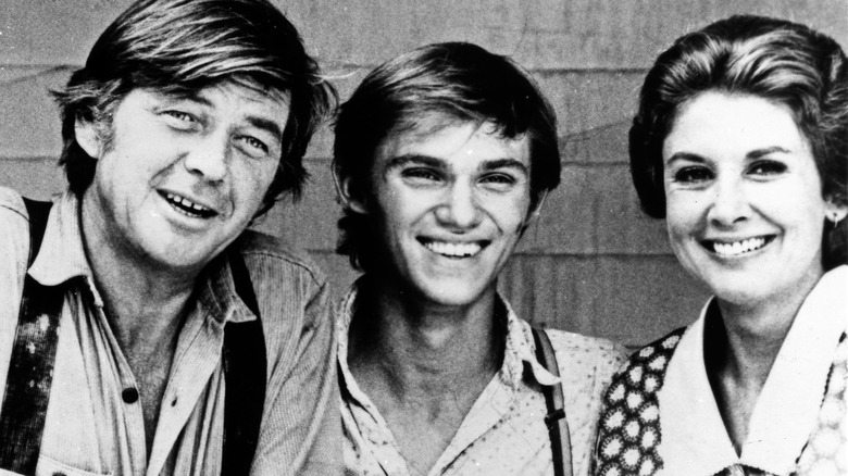 Ralph Waite, Richard Thomas, and Michael Learned in The Waltons publicity photo