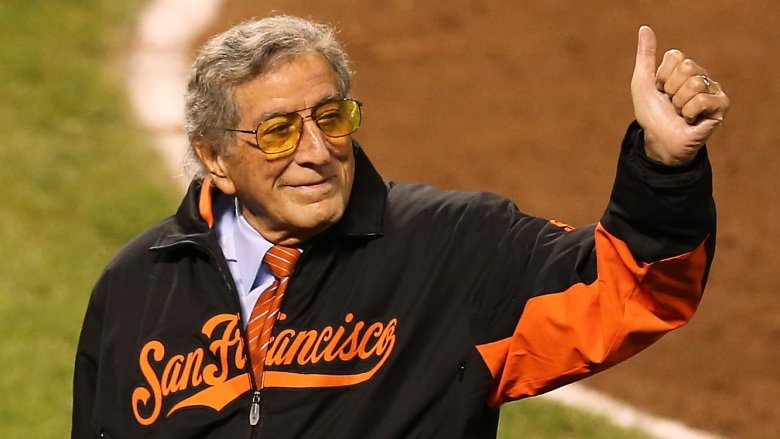 Tony Bennett thumbs up SF baseball field