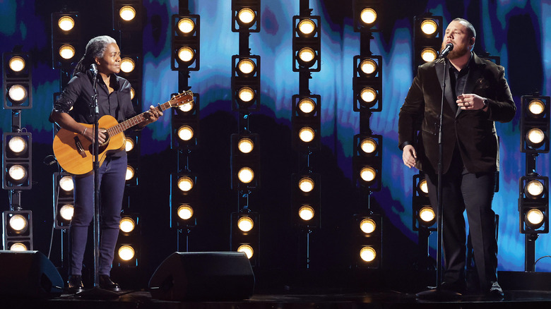 Luke Combs and Tracy Chapman performing Fast Car 