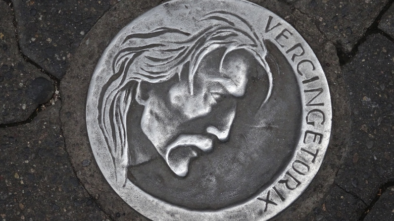 Coin minted to the ground memorates Vercingetorix